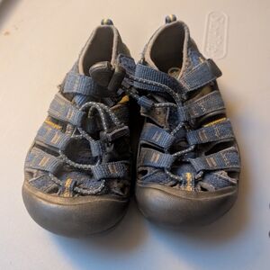 Keen Shoes Navy Size 10